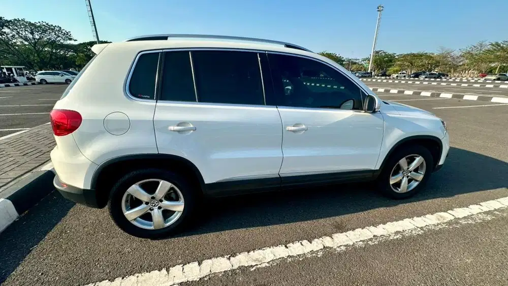 VW Tiguan 2015 Terawat Putih Mulus Jok kulit Mesin Bagus