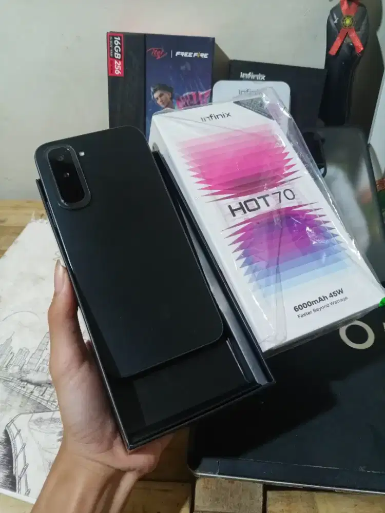 Infinix Hot 70 8+8/128 Fullset Mulus NoMinus