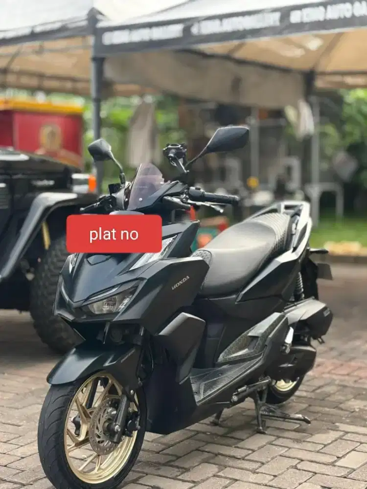 Vario 160 CBS warna hitam doff