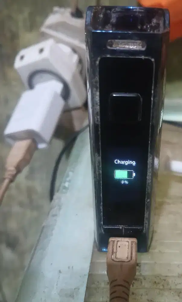 Pengisi power bank