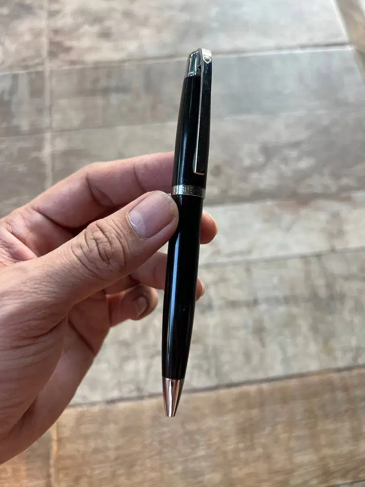 Pena Sheaffer, warna hitam