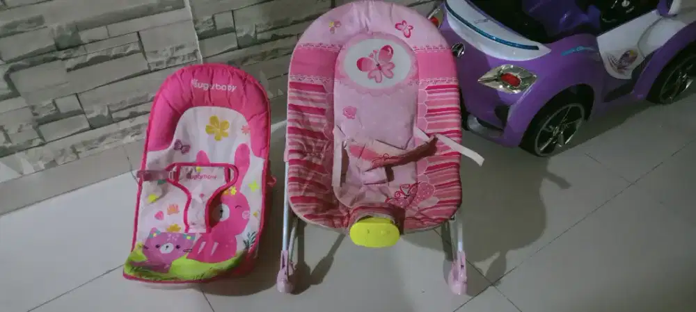 2 Tempat duduk bayi / Baby bouncer