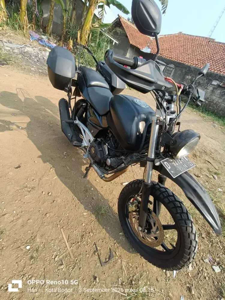 Bajaj Pulsar p220