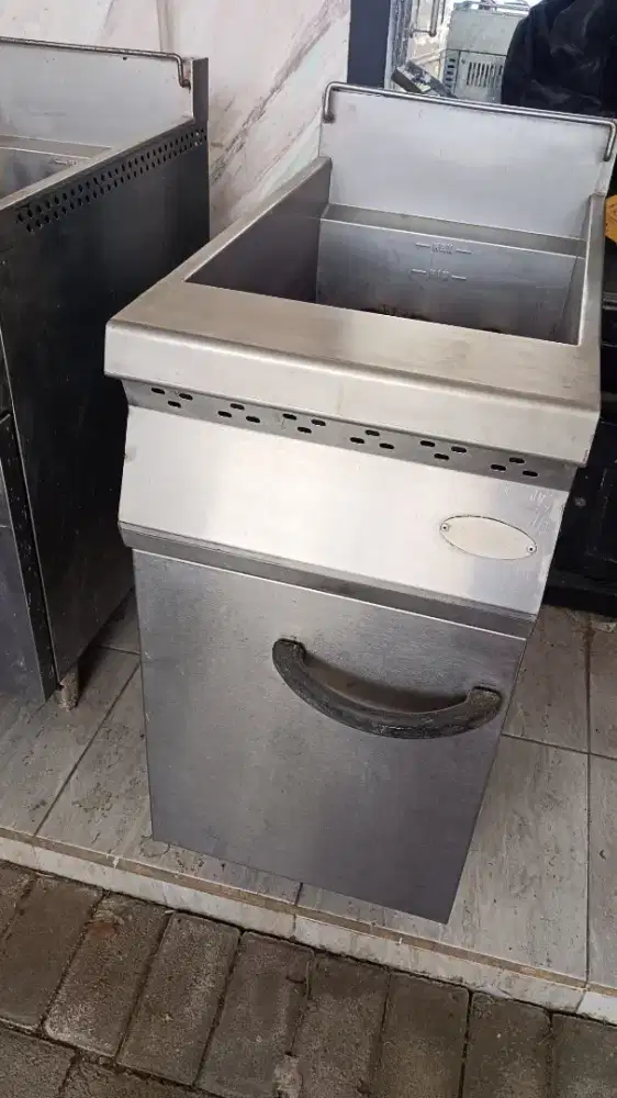 Deep Fryer Gas GETRA GF 20 FS (23 Liter) standing
