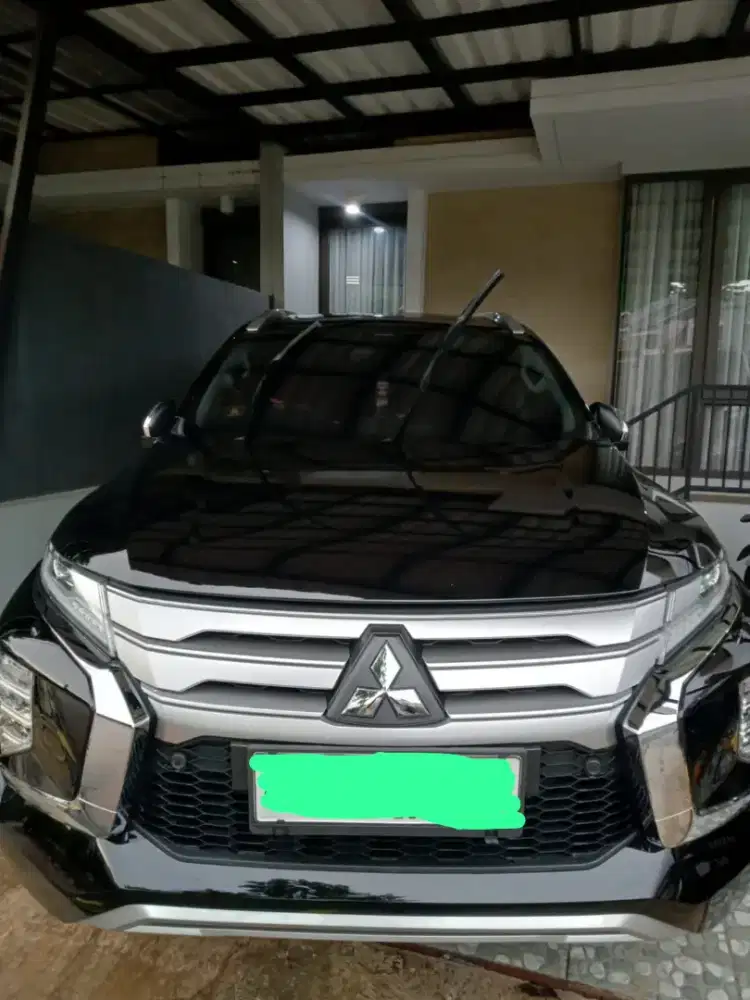 Mitsubishi Pajero Dakkar 4x2 hitam tahun 2023