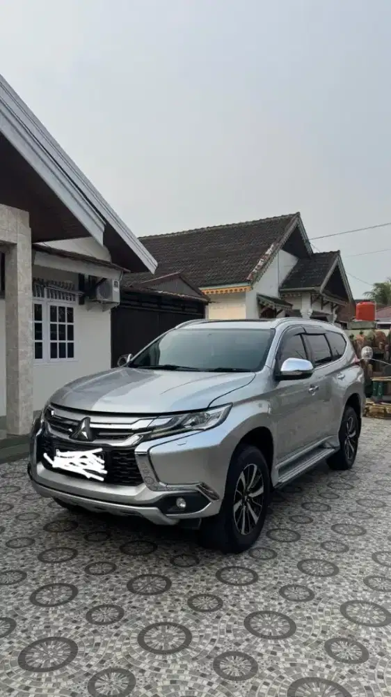 Pajaero sport Dakar 4x2 matic 2016