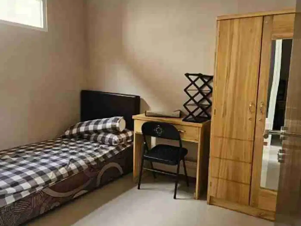 kos ready stock hanya 50 m dari kampus, full furniture, banyak bonus, free pajak pembelian dan balik nama, token listrik masing2 dan semua kamar mandi dalam di mertojoyo merjosari dekat sigura gura dinoyo
