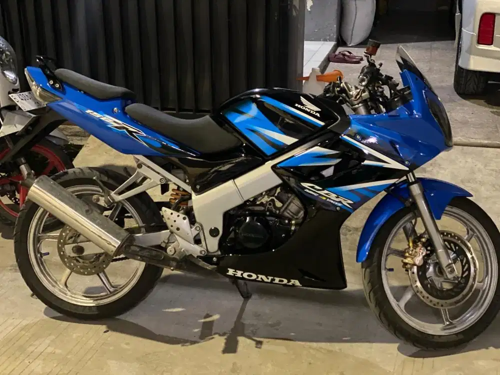 For sale honda CBR 150 CBU thailand 2007