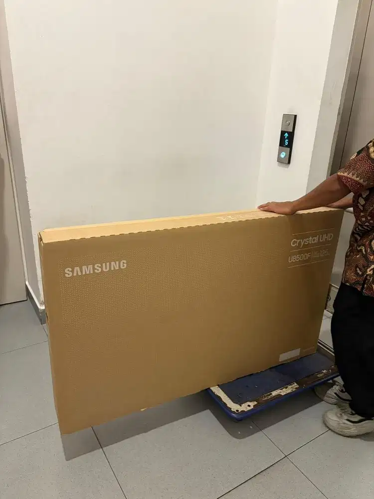 Samsung 50 Inch Crystal UHD 4K U8000F Smart Tv