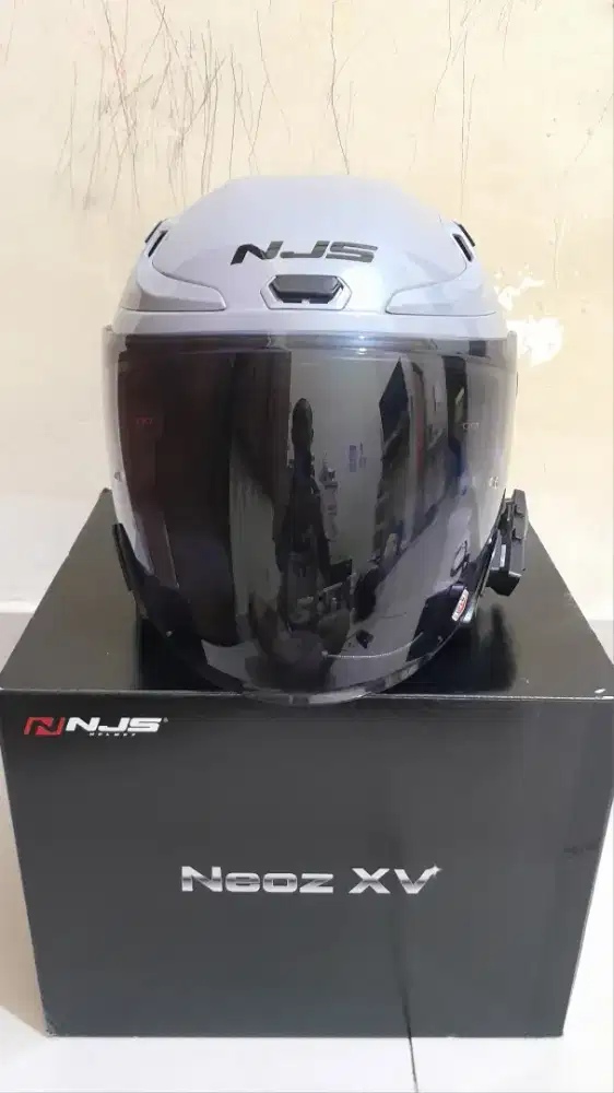 HELM NJS NEOZ XV. BROOKLYN GREY GLOSSY. SIZE M. SECOND SUPER LIKE NEW