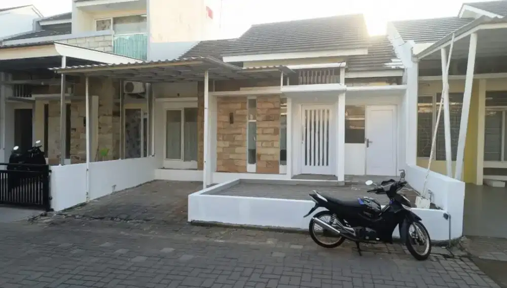 Rumah dijual ceoat bagus siap huni banyumanik cluster rasamala