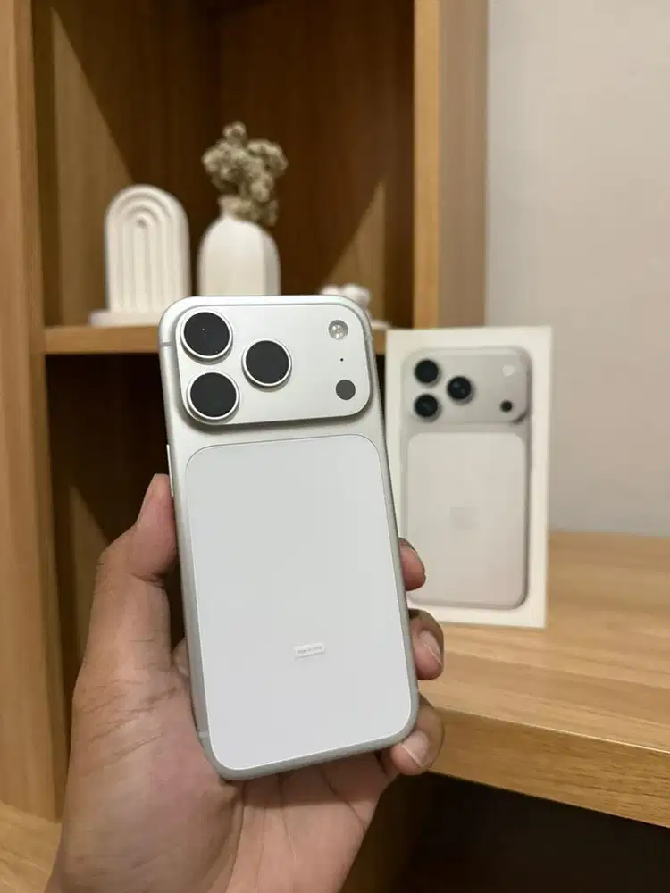 Iphone 17 pro 256gb ibox like new garansi mei 2027 bh 100%
