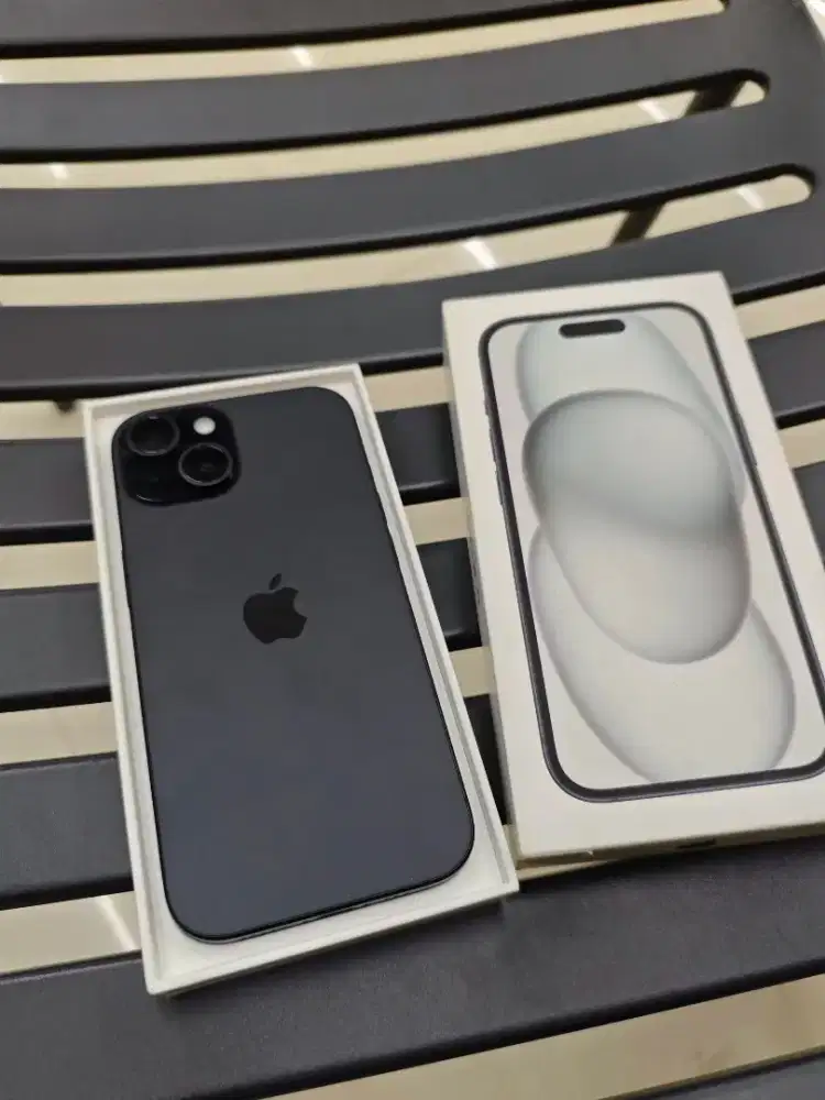 iPhone 15 128GB IBox Fullshet Bergaransi Maret 2027