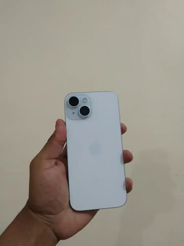 iPhone 15  Basic