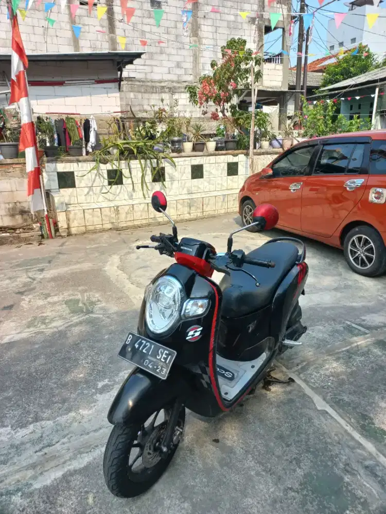 Honda Scoopy donat 2018