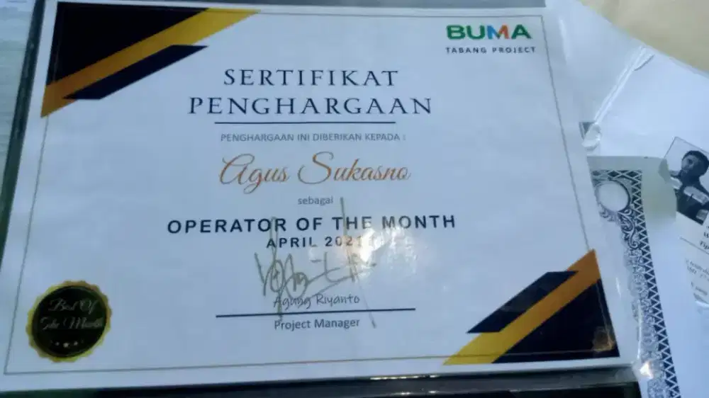 Operator exsavator