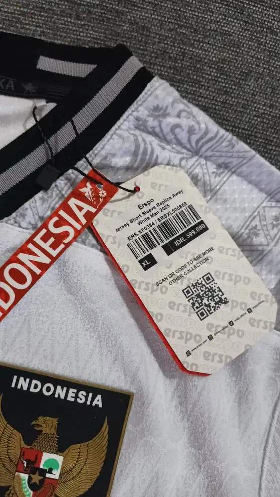 Jersey bola Timnas indonesia away erspo replika original.