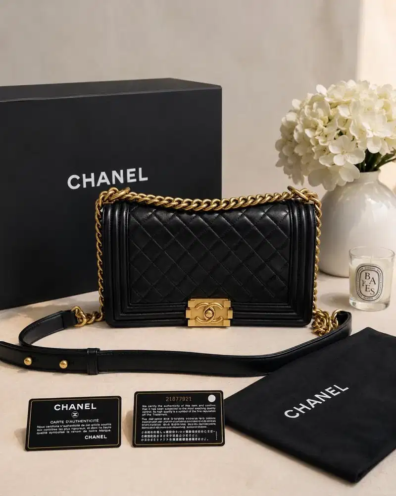 CHANEL BOY OLD MEDIUM LAMBSKIN BLACK GHW SERIES 21 AUTHENTIC