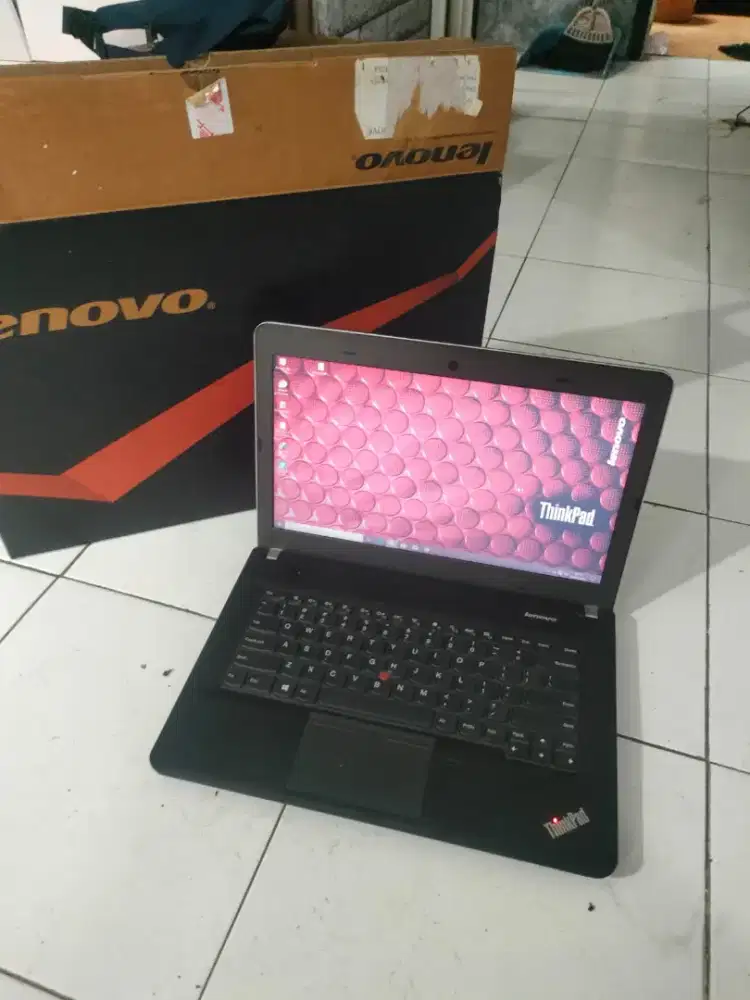 Laptop thingpad edge core i7