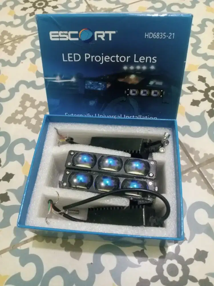 Lampu tembak led mobil