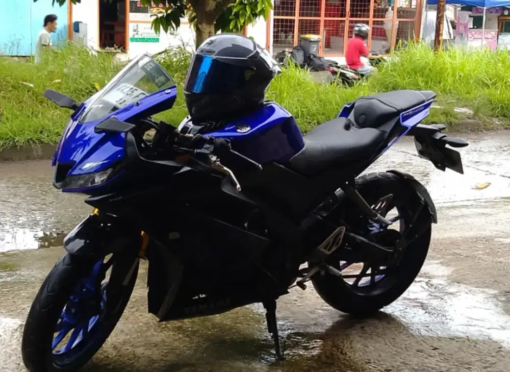 Jual motor R15 V3 sporty