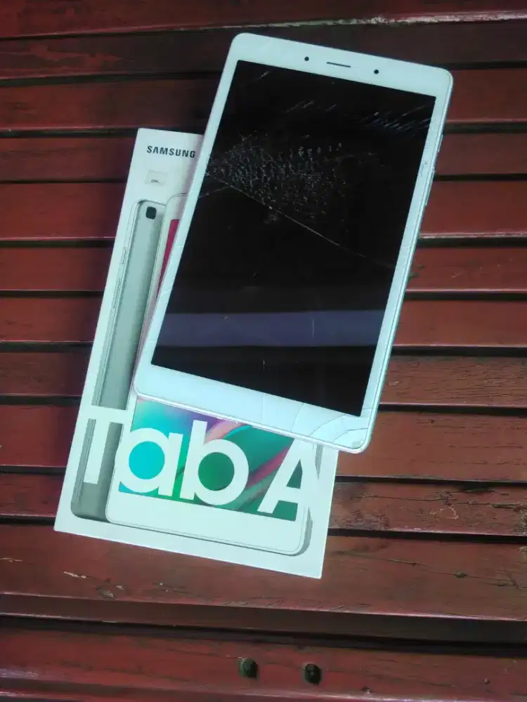 Tablet samsung A 2019 4g/2/32gb os 11 minus lcd