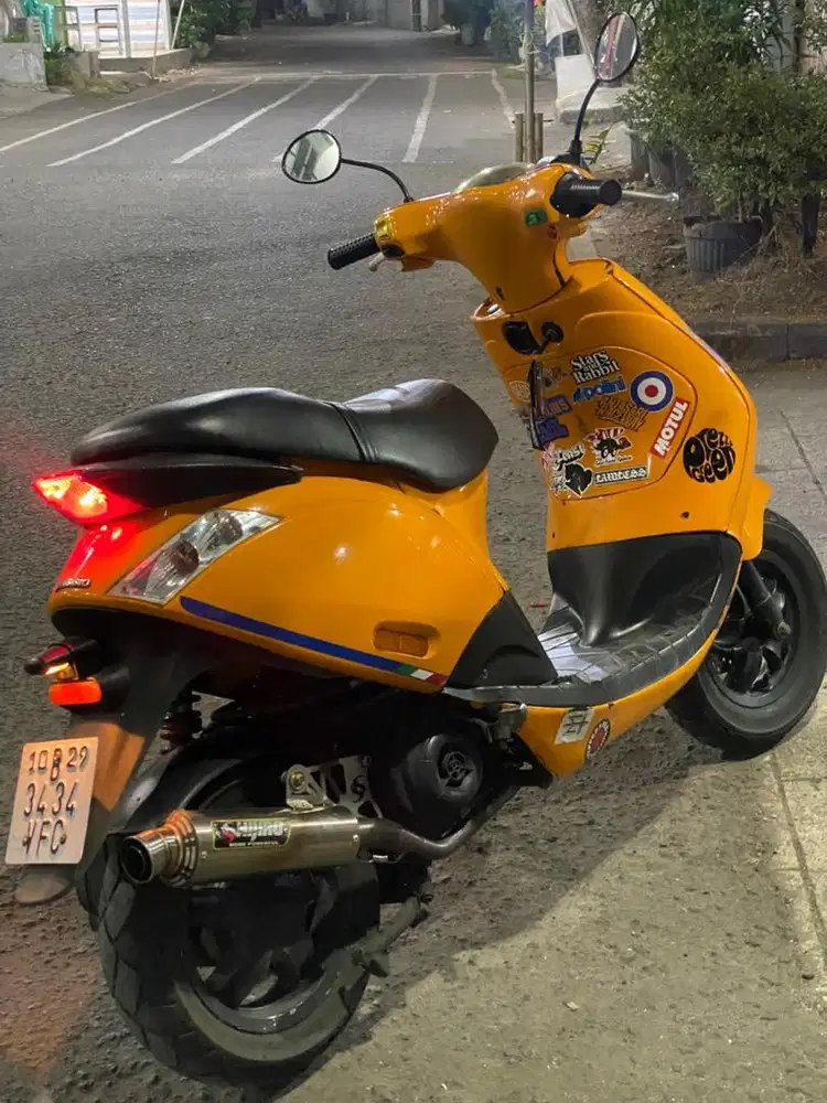 Piaggio Zip tahun 2011 -2012 100cc motor rawatan jarang pakai koleksi