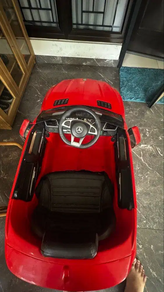 Mobil Aki Anak Mercedes-Benz AMG Merah