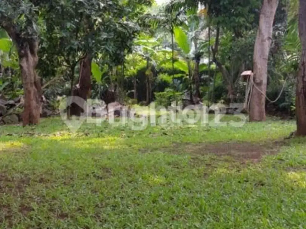RUMAH TUA TERAWAT / HITUNG TANAH DALAM KOMPLEK PERUMAHAN JL. RAYA PANJANG, KEBON JERUK, JAKARTA BARAT (KODE RMRG 2712)