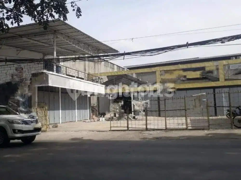 GUDANG KOMERSIL, KAPUK, PINGGIR JALAN RAYA, 2 MENIT DARI TOL KAMAL