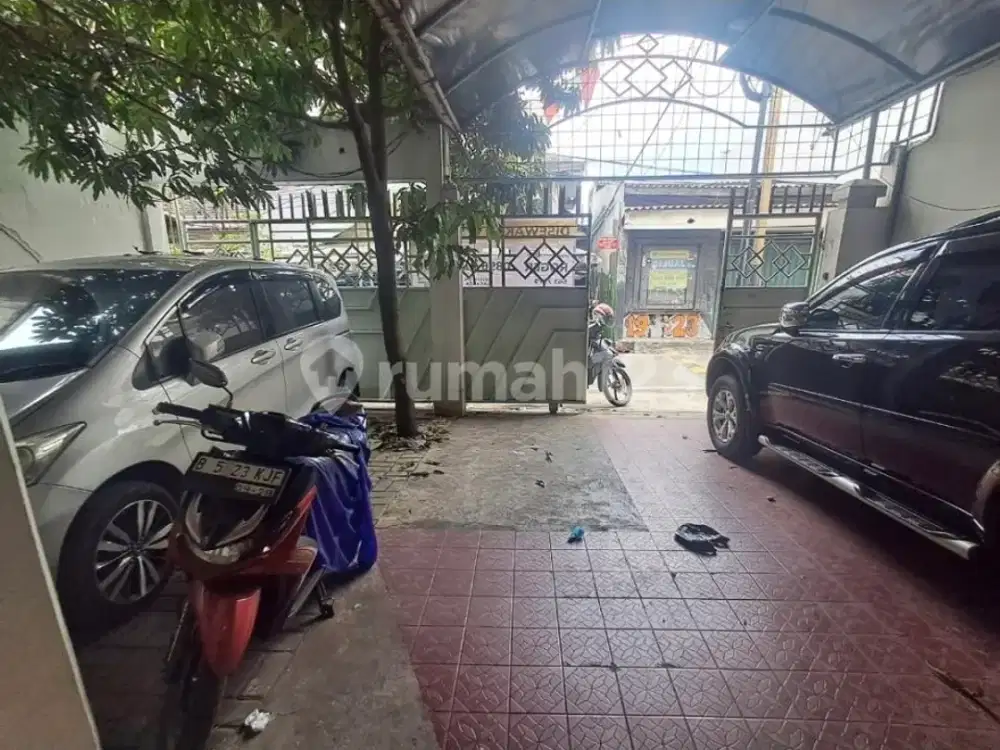 *Disewakan Rumah Semi Gudang Lantai 1 Saja Uk 7X 12, Dekat Lampu Merah Jembatan Dua, Pejagalan, Jakarta Utara.*(Kode Rmrg2882)