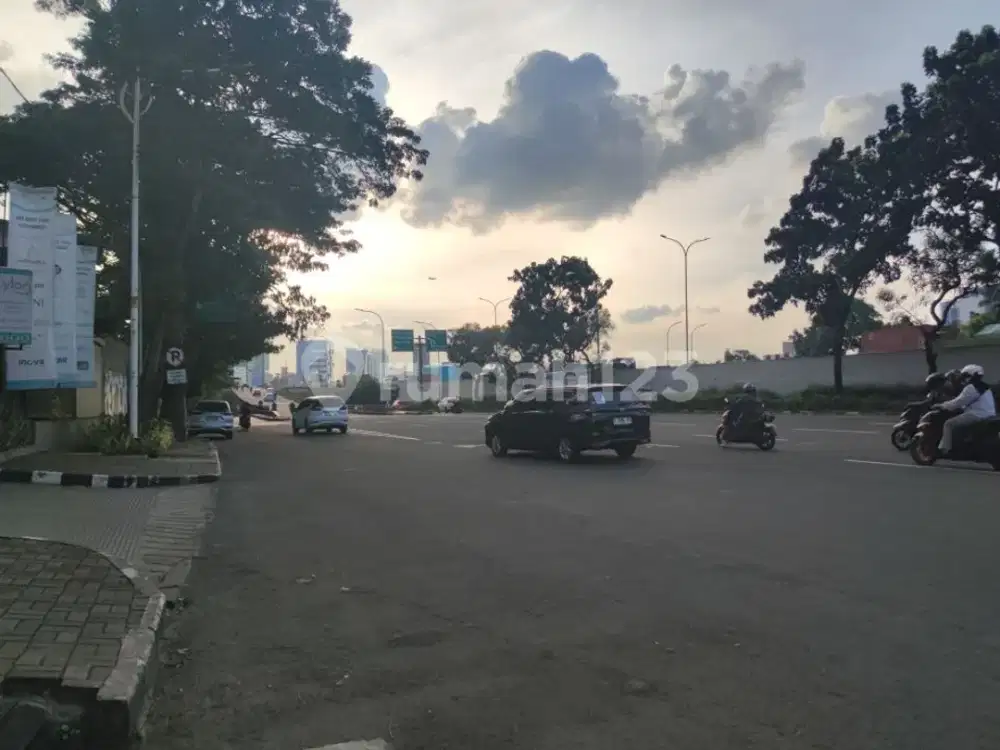 *Disewakan Tanah Lokasi Premium Strategis*Tb Simatupang, Jakarta Selatan(Kode Rmrg 3001)