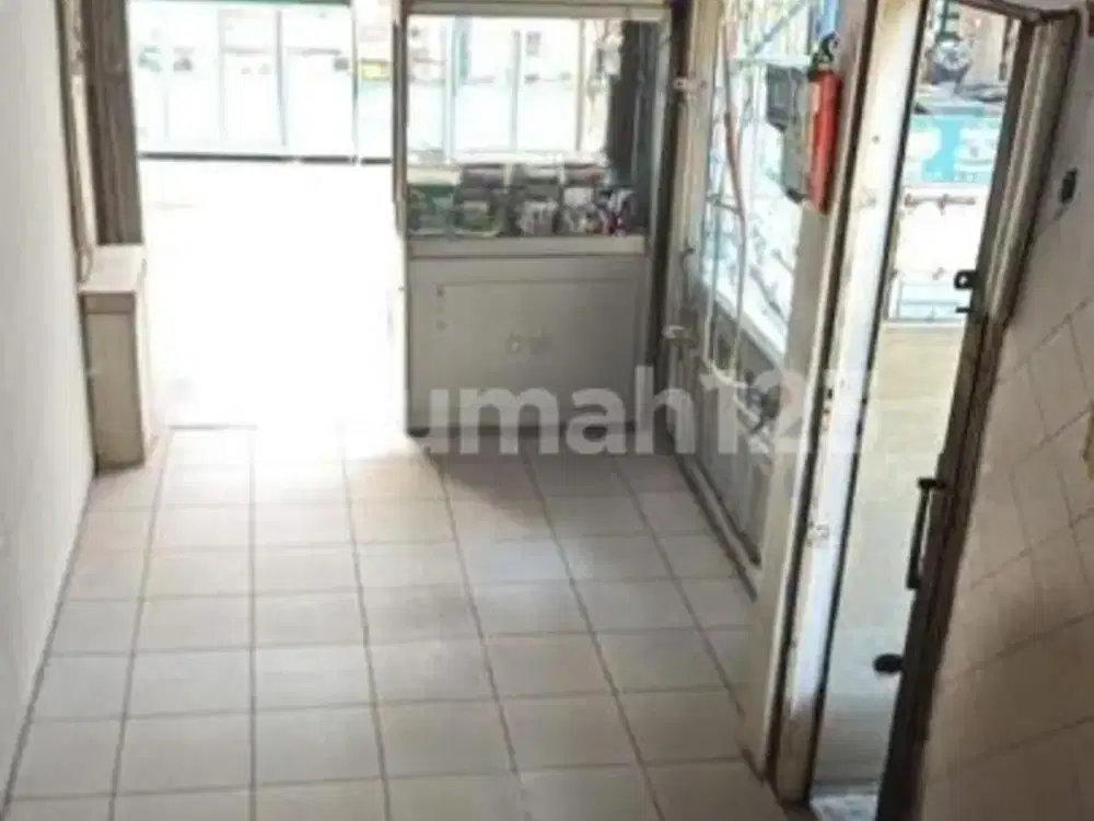 *Dijual atau Disewakan Ruko Hook Pinggir Jalan Raya di Pademangan, Jakarta Utara..*(Kode Rmrg 3061)