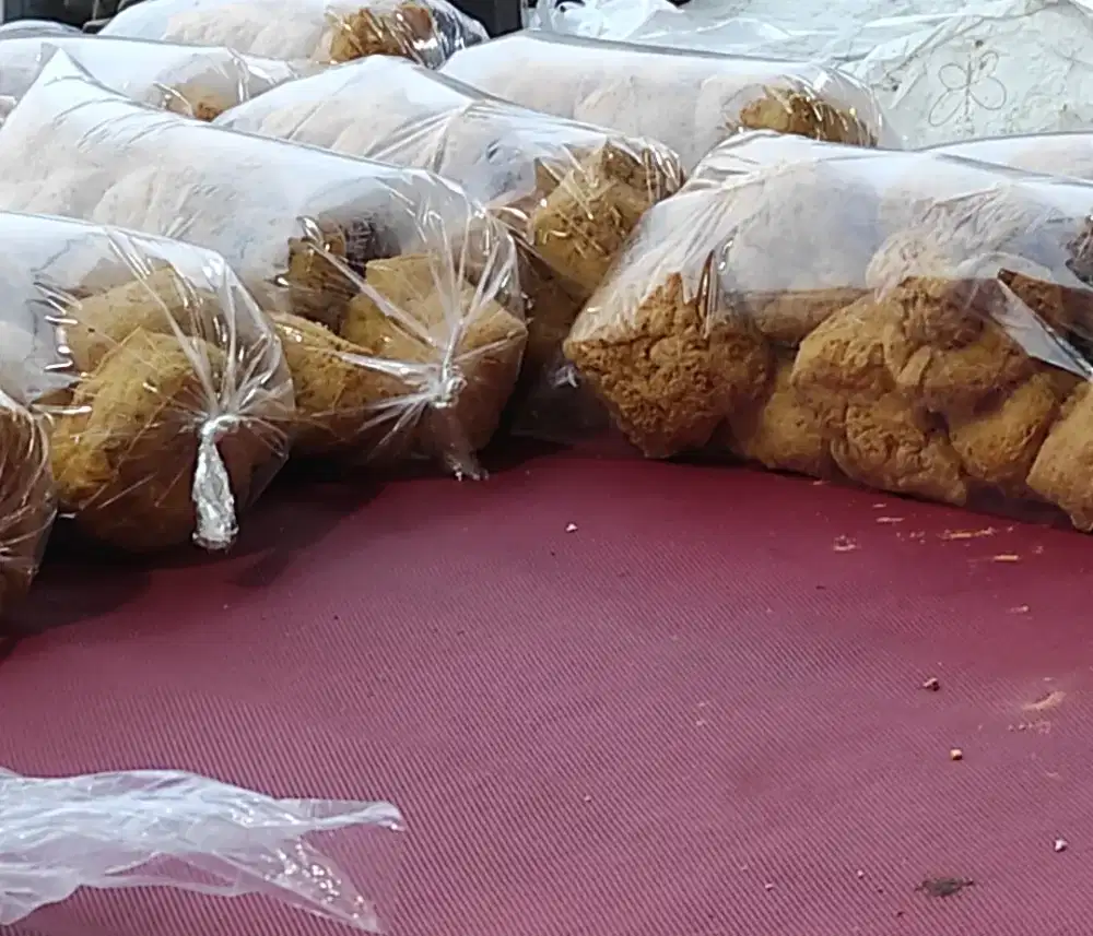 Tahu Pong Besar Rp. 5000/bungkus isi 20