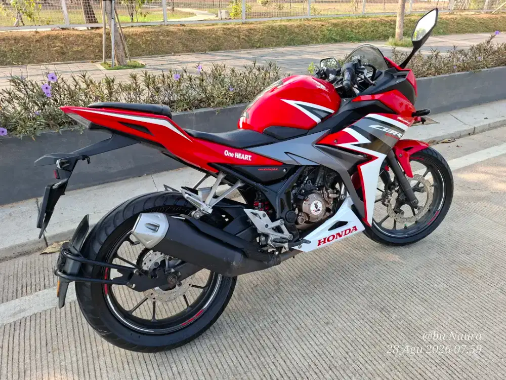 Honda CBR 150R Facelift 2018 Mulus Standar Pabrik Gress Siap Pakai