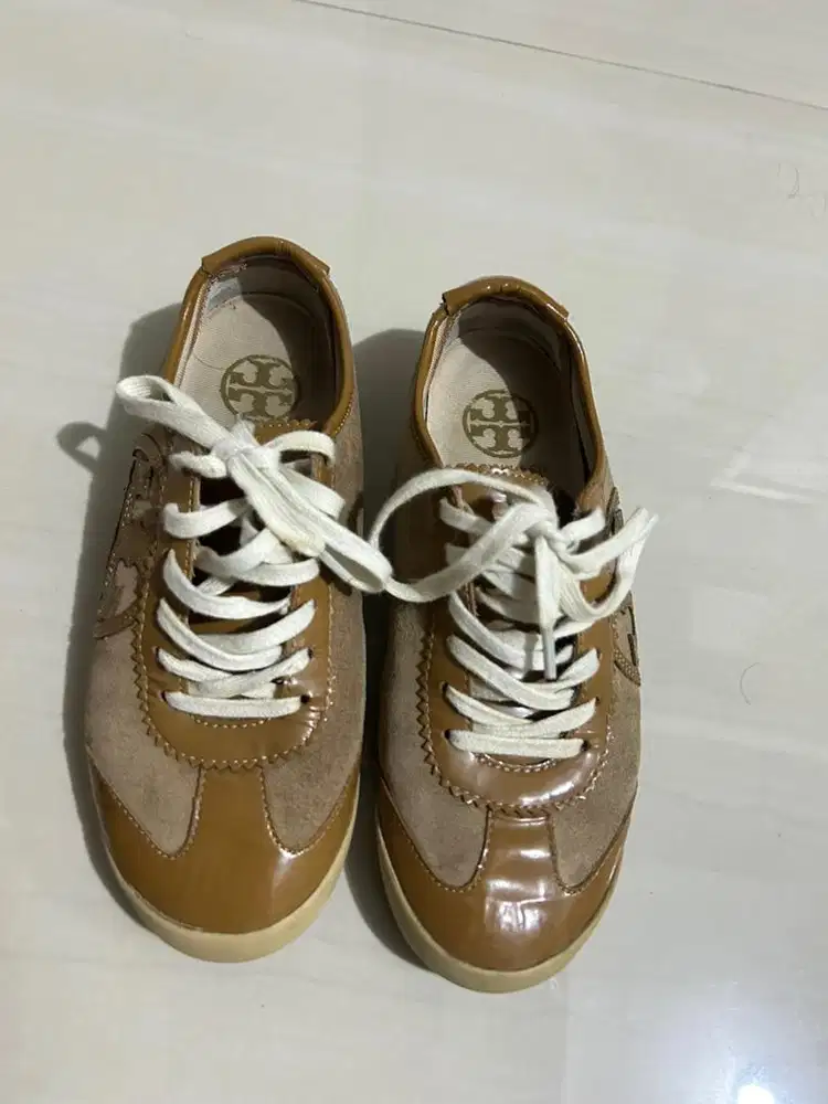 Sepatu Sneaker Coklat Tory Burch