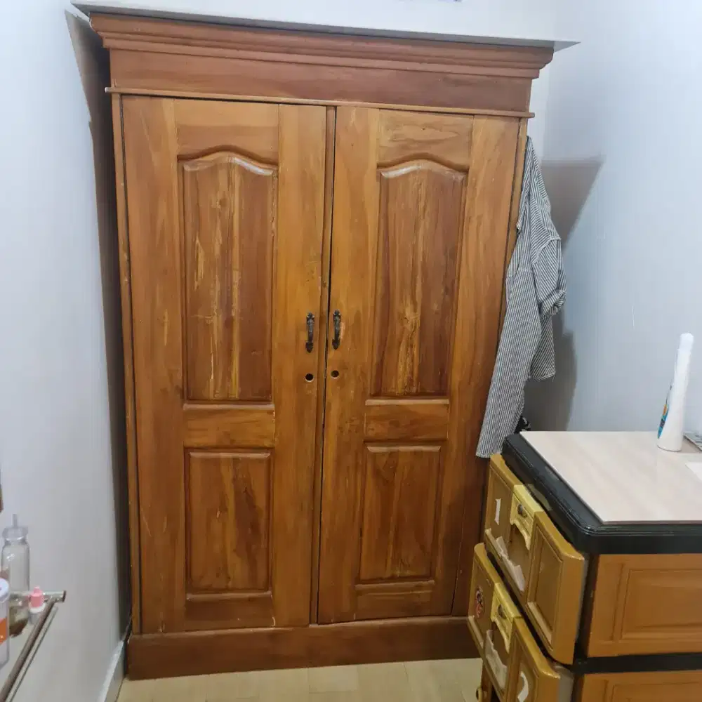 lemari baju kayu