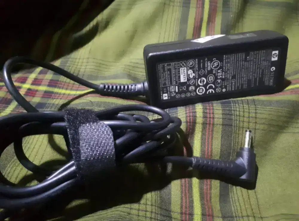 Charger laptop 19.5volt 2.05A