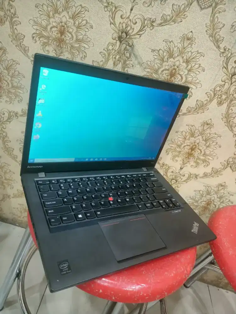 Lenovo Thinkpad t440s core i5 ram 8 SSD 256 normal semua unit charger