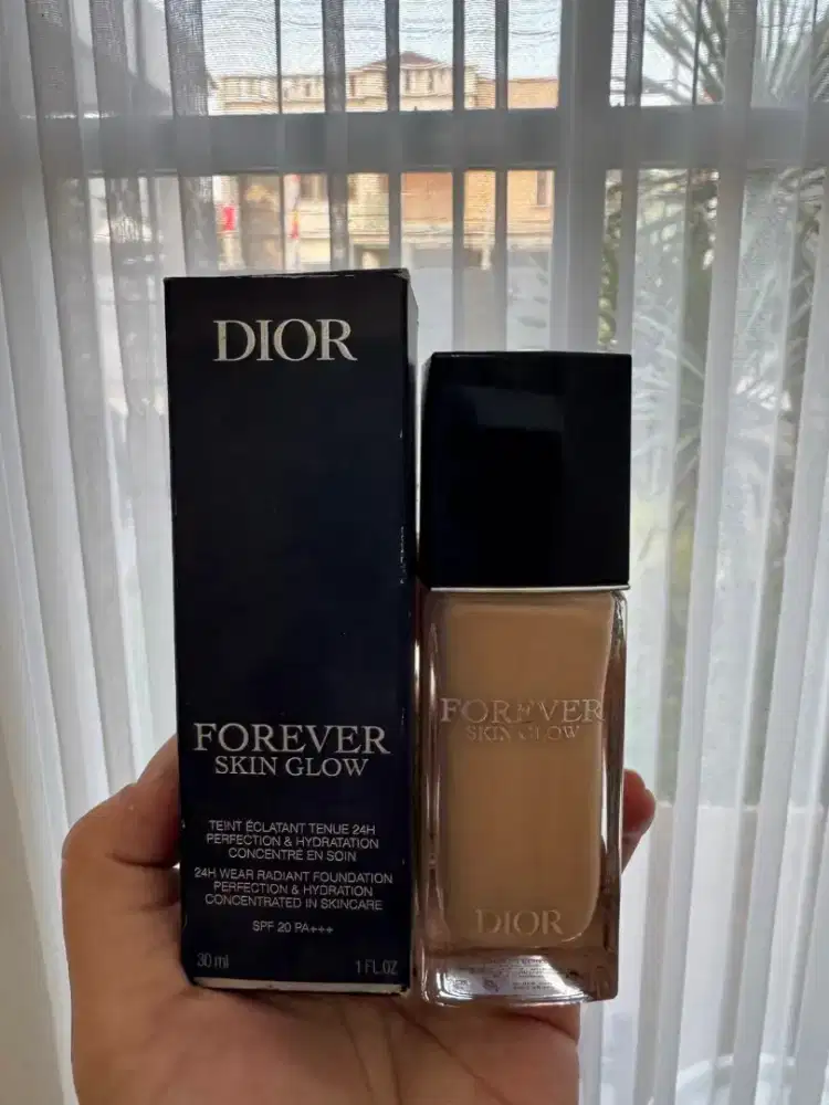 DIOR  FOREVER SKIN GLOW FOUNDATION