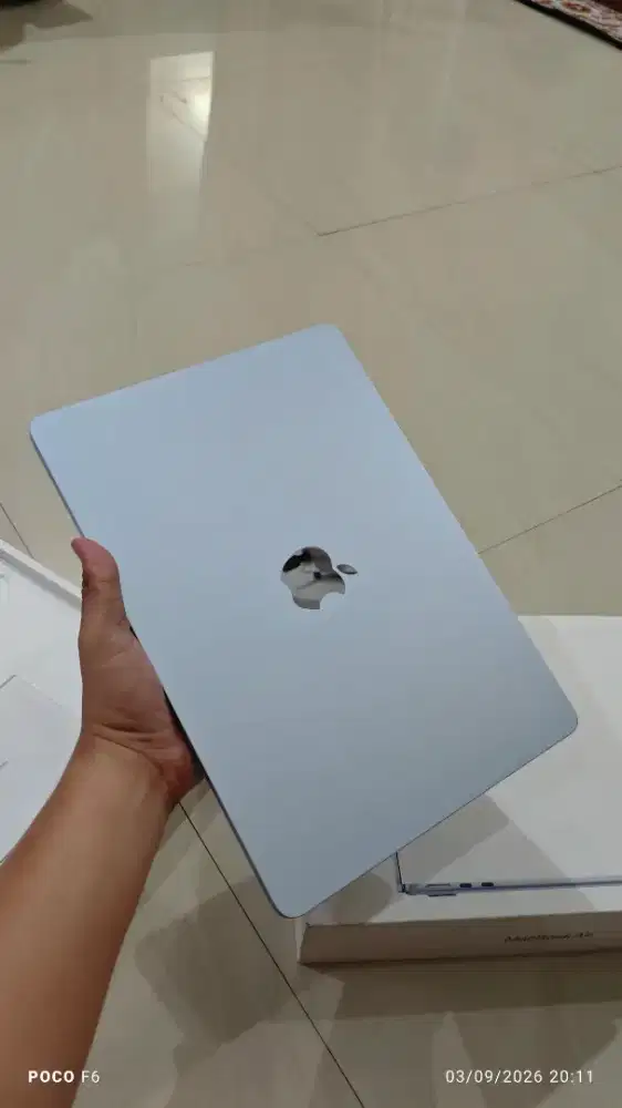 Macbook Air M5 16GB / 1TB iBox Pemakaian 3 Bulan
