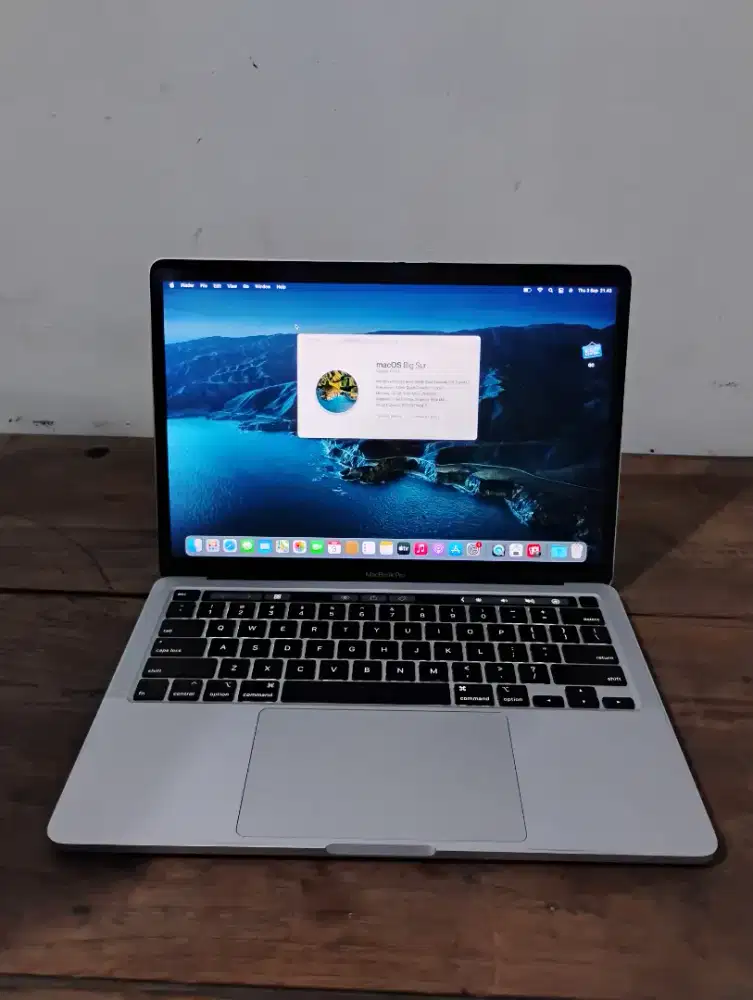 Macbook Pro 13 Inch 2020 i5 16gb/512gb Touchbar