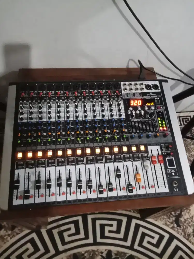 POWER MIXER PROFESIONAL CRIMSON 12 CHANNEL