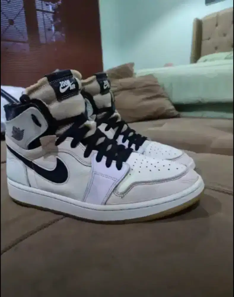 Dijual cepat dan murah sepatu Nike Jordan Rare item size 44