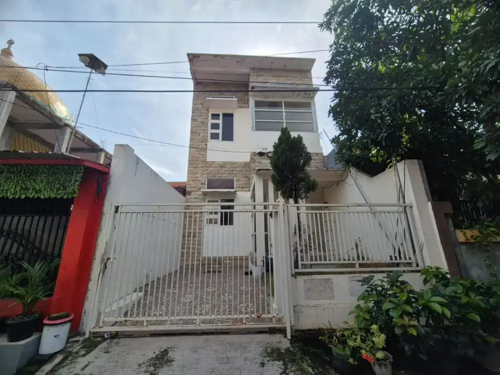 WIYUNG - LUAS 121M2!! DIJUAL RUMAH VIA LELANG DI JL. KARANGAN JAYA II NO.46 BABATAN
