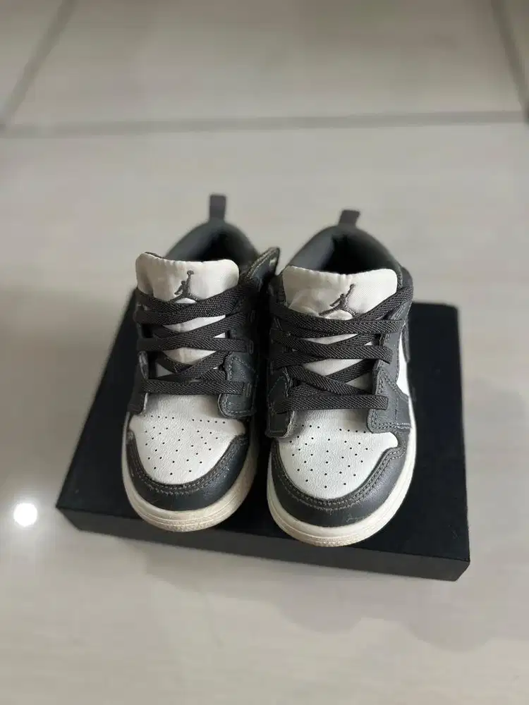 Sepatu Jordan 1 Low