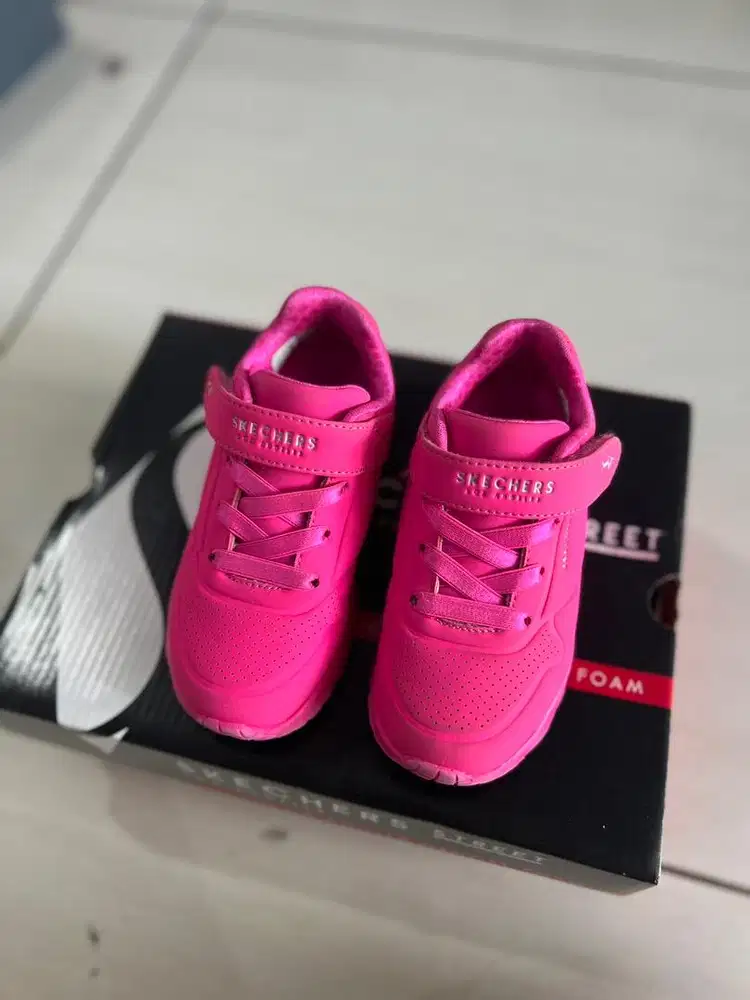 Sepatu Skechers