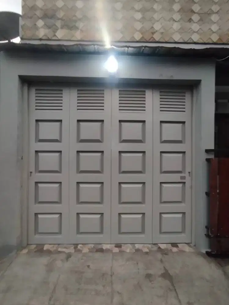 Pintu garasi handerson minimalis