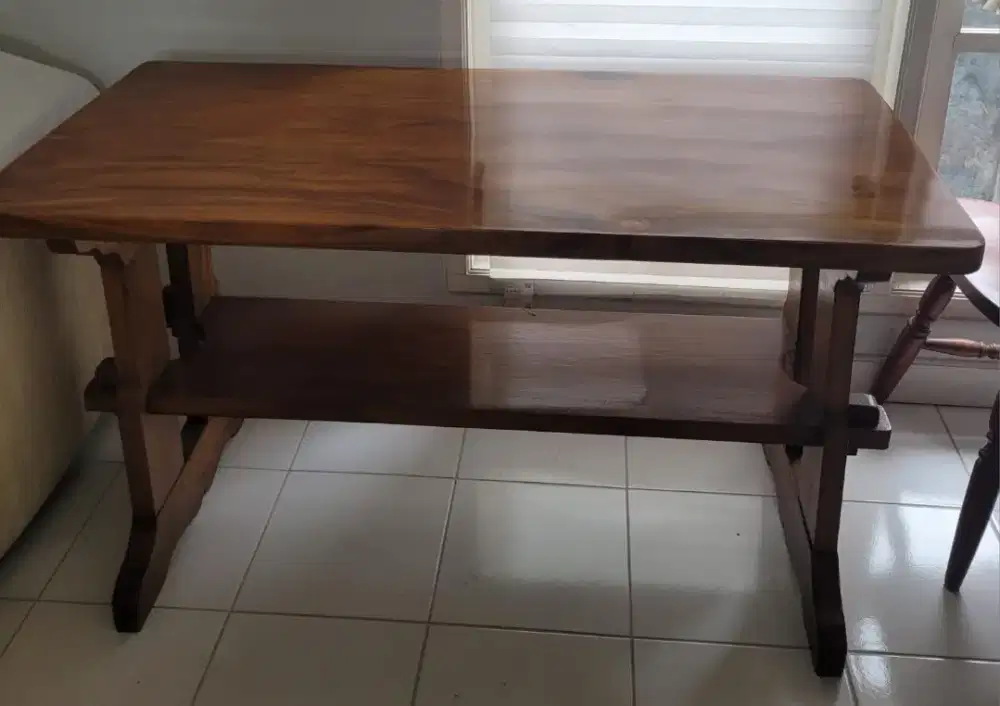 Meja rak kayu jati