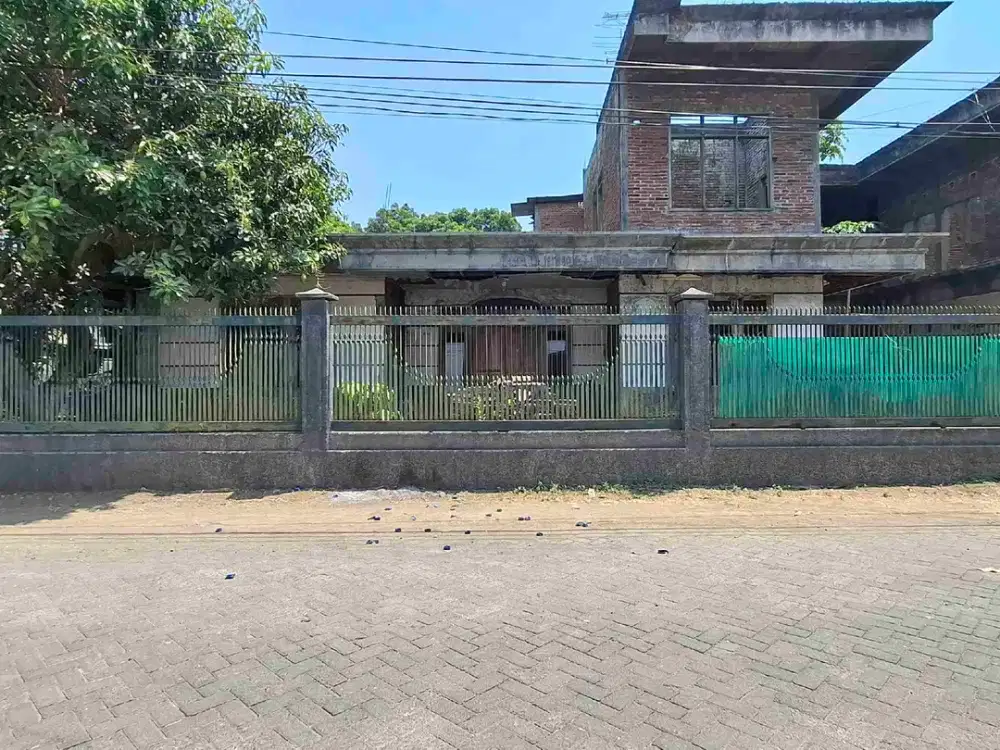 Rumah Pojok Luas 500 m², Dekat Poros Raya Mt Haryono Dinoyo Unisma